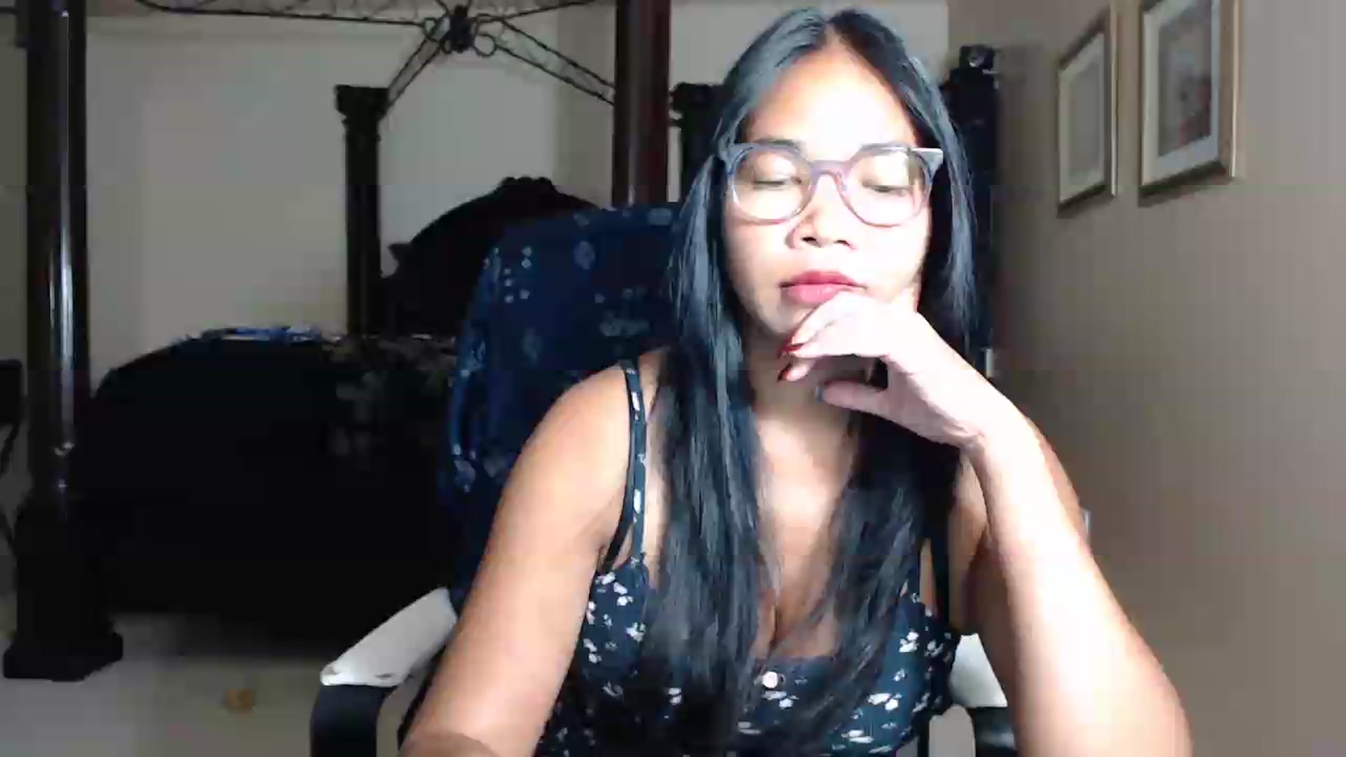 Gallery image thumbnail from Littlekai2030's myfreecams stream on, 05/27/2026, 03:46 image 1 of 20