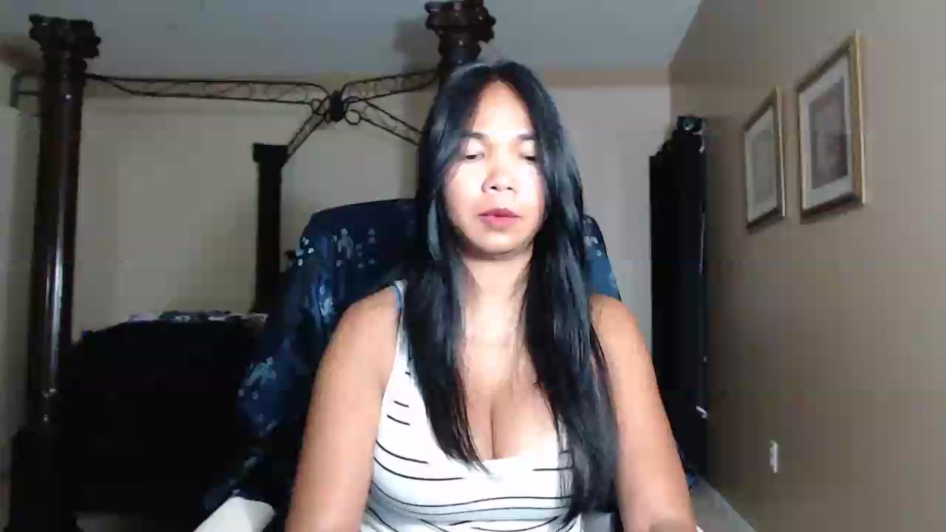Gallery image thumbnail from Littlekai2030's myfreecams stream on, 05/31/2026, 03:48 image 1 of 20