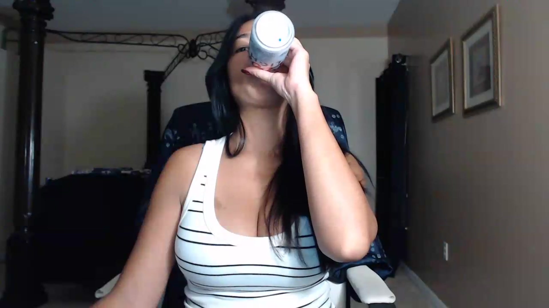 Gallery image thumbnail from Littlekai2030's myfreecams stream on, 05/31/2026, 03:48 image 18 of 20