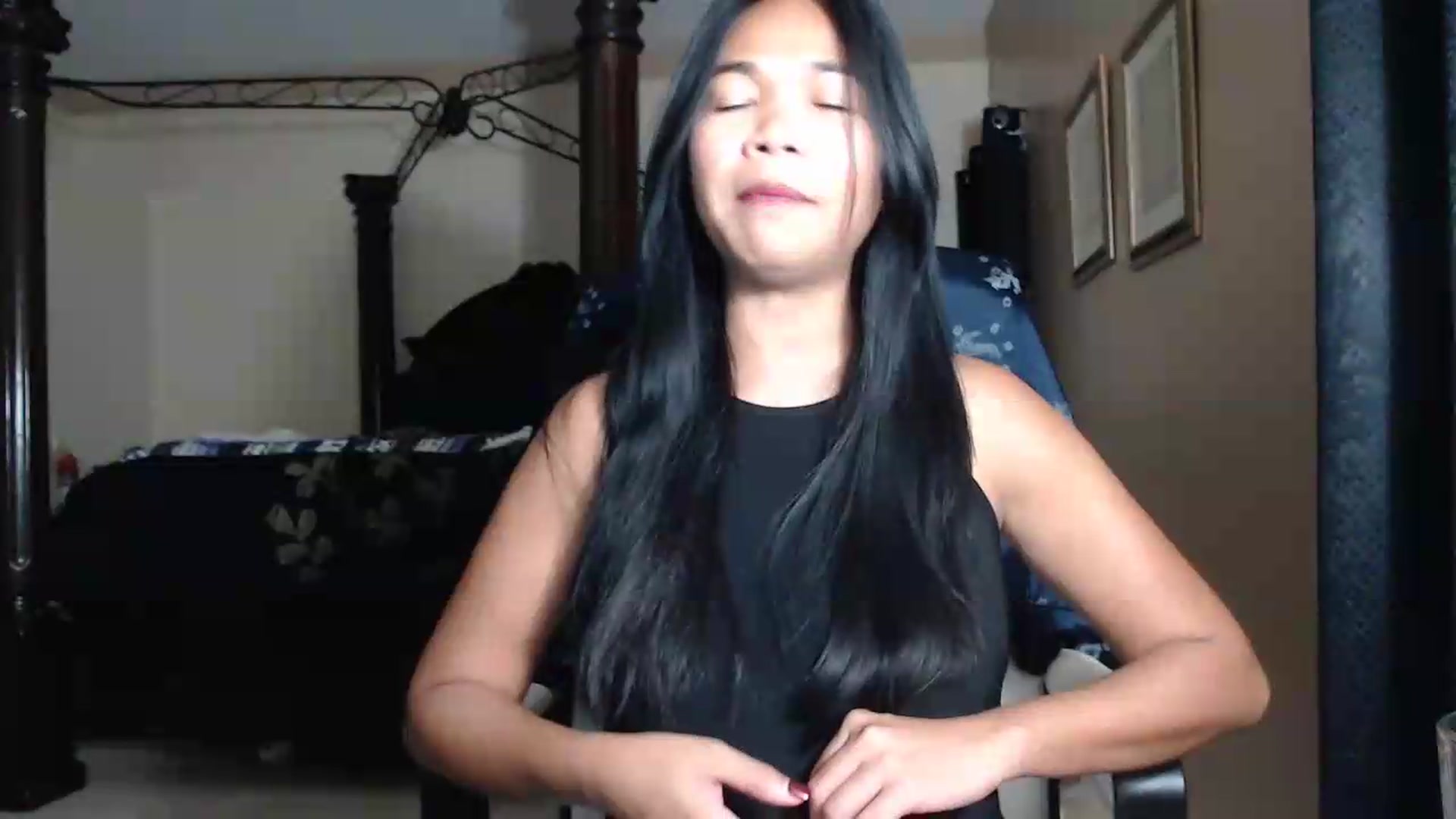 Gallery image thumbnail from Littlekai2030's myfreecams stream on, 06/09/2026, 03:50 image 18 of 20
