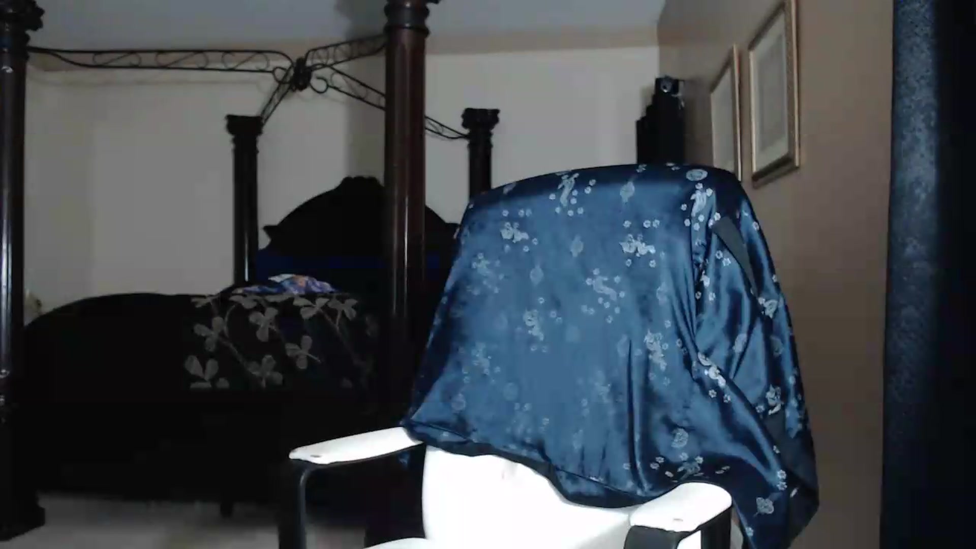 Gallery image thumbnail from Littlekai2030's myfreecams stream on, 06/11/2026, 04:05 image 10 of 20