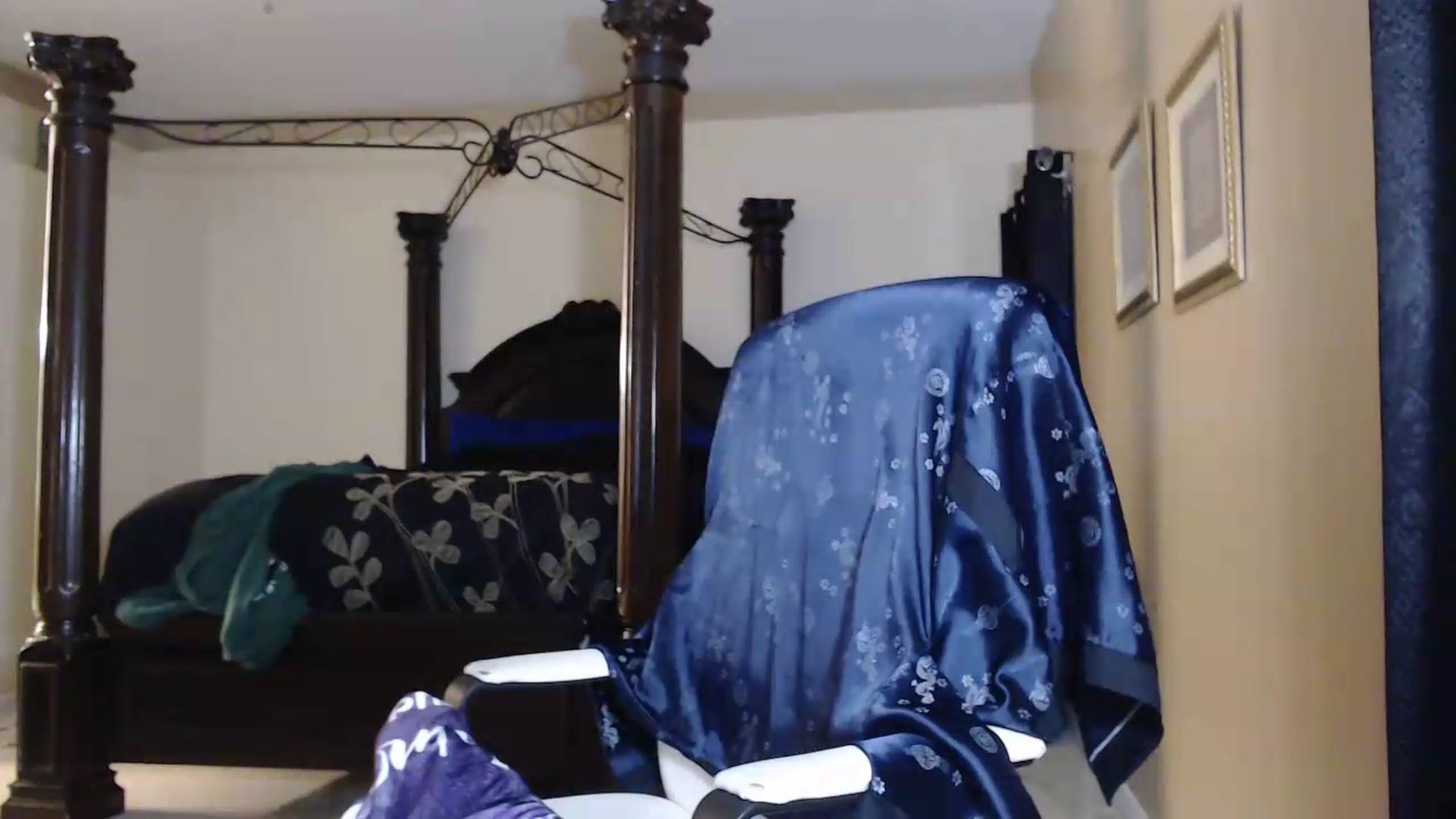 Gallery image thumbnail from Littlekai2030's myfreecams stream on, 06/13/2026, 02:29 image 7 of 20