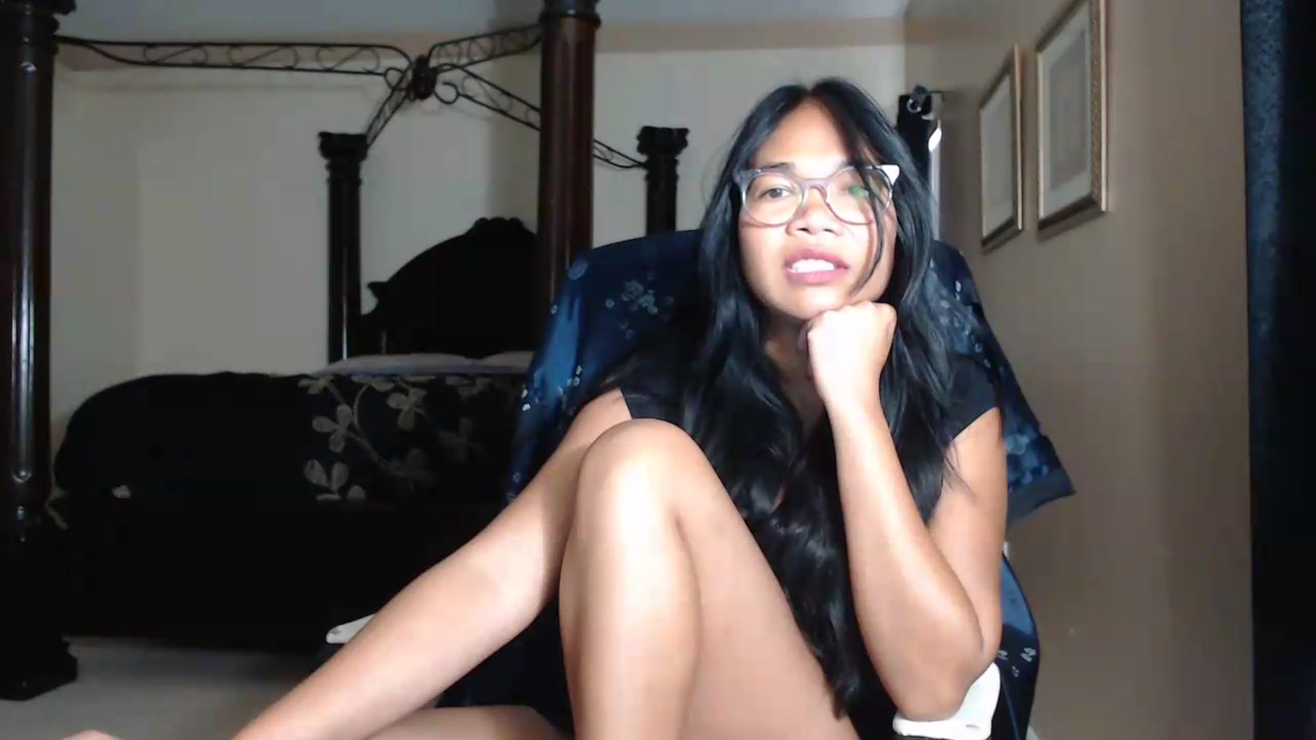 Gallery image thumbnail from Littlekai2030's myfreecams stream on, 06/19/2026, 24:01 image 10 of 20
