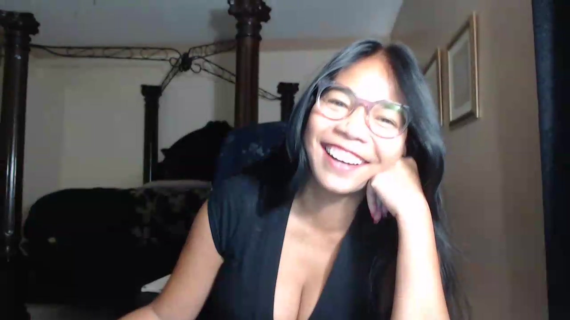 Gallery image thumbnail from Littlekai2030's myfreecams stream on, 06/19/2026, 24:01 image 13 of 20