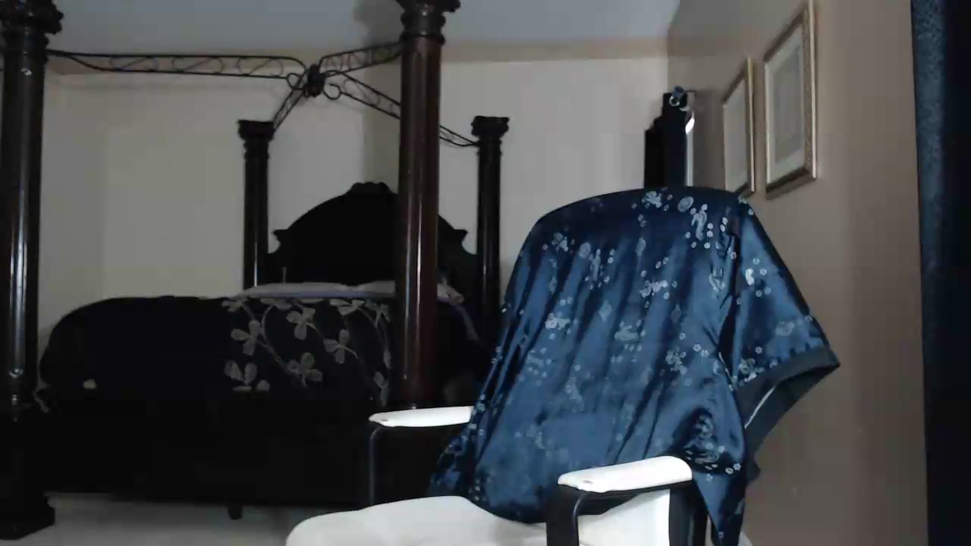 Gallery image thumbnail from Littlekai2030's myfreecams stream on, 06/19/2026, 24:01 image 18 of 20