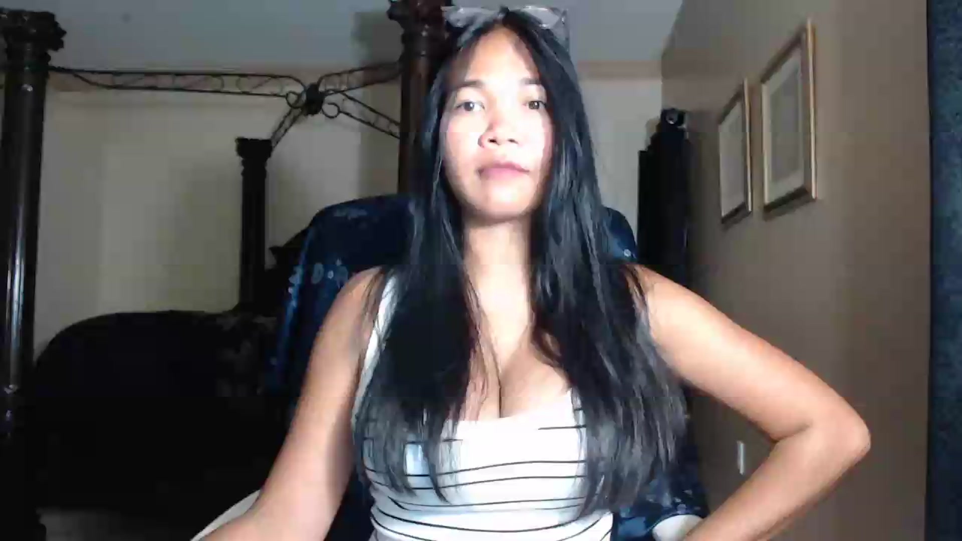 Gallery image thumbnail from Littlekai2030's myfreecams stream on, 06/20/2026, 02:42 image 1 of 20