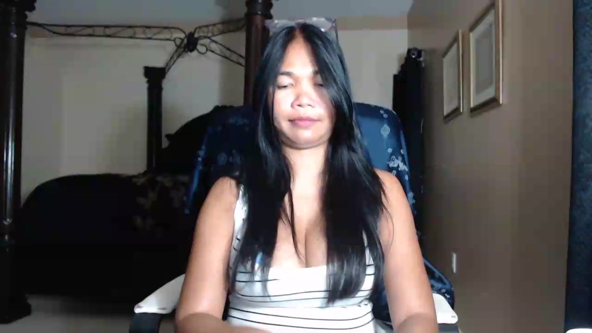 Gallery image thumbnail from Littlekai2030's myfreecams stream on, 06/20/2026, 02:42 image 11 of 20