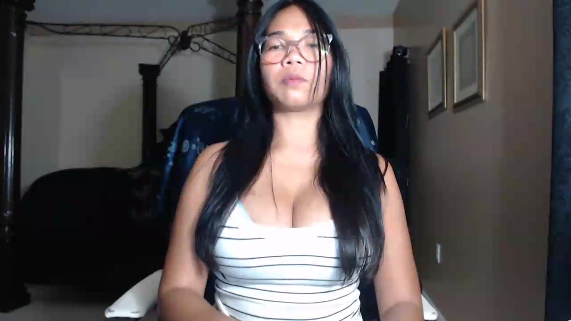 Gallery image thumbnail from Littlekai2030's myfreecams stream on, 06/20/2026, 02:42 image 4 of 20