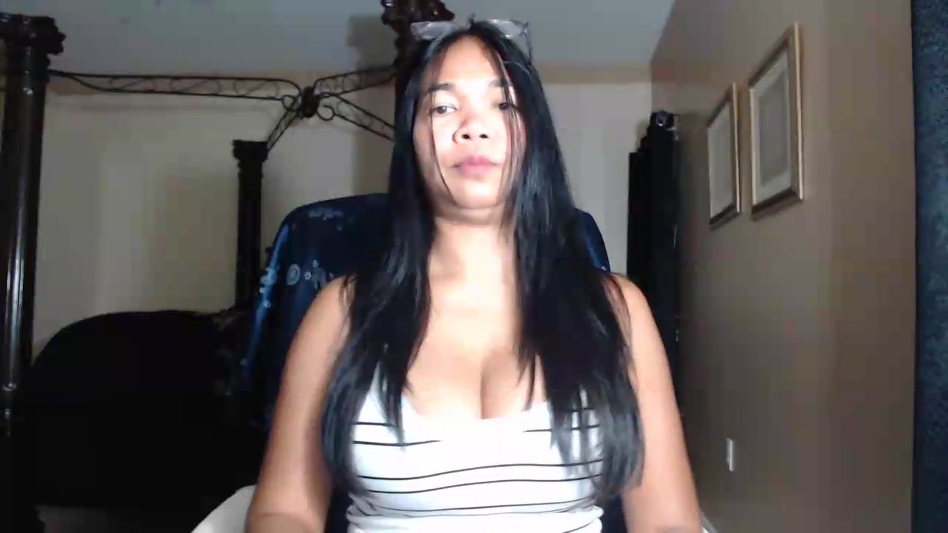 Gallery image thumbnail from Littlekai2030's myfreecams stream on, 06/20/2026, 02:42 image 2 of 20