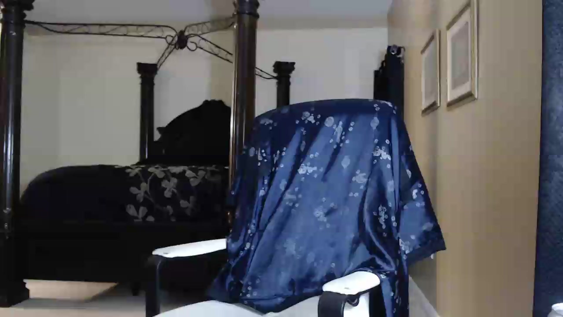 Gallery image thumbnail from Littlekai2030's myfreecams stream on, 06/20/2026, 02:42 image 18 of 20