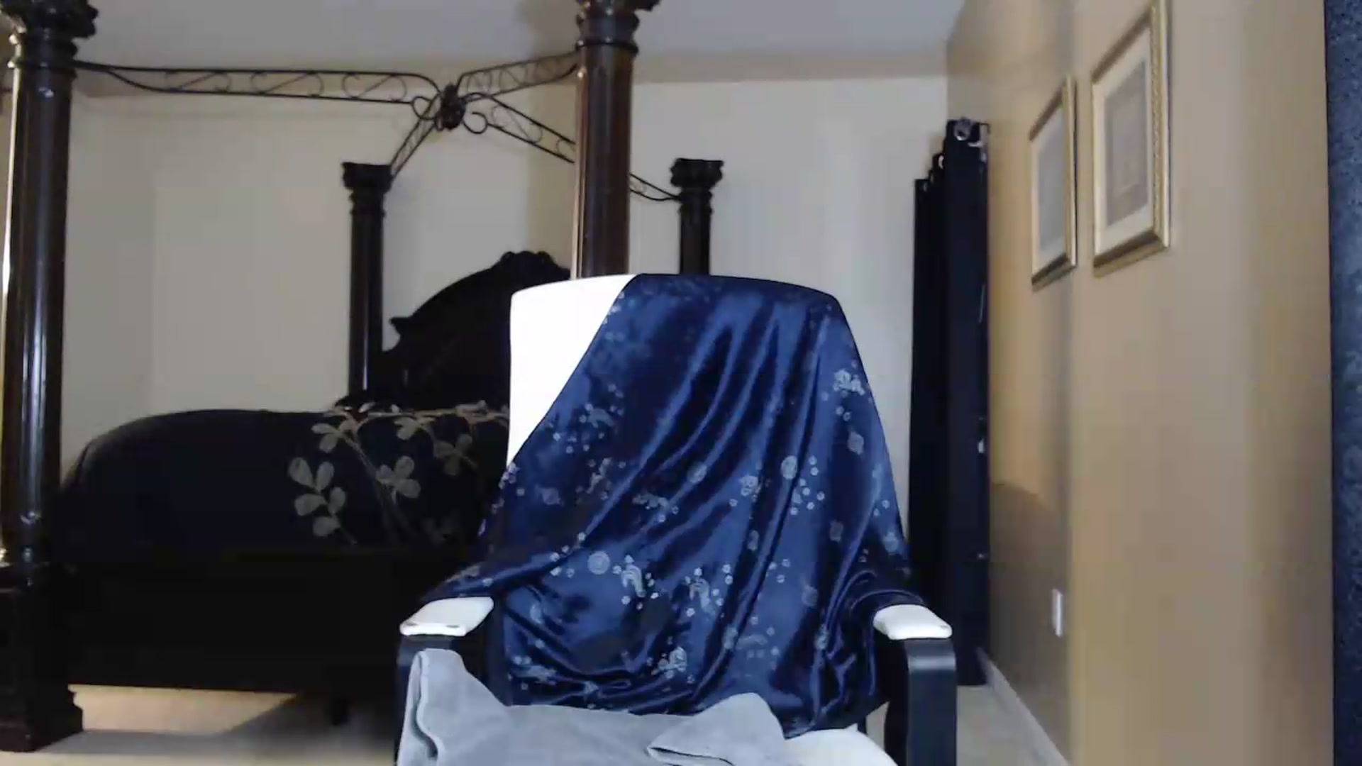 Gallery image thumbnail from Littlekai2030's myfreecams stream on, 06/21/2026, 01:45 image 19 of 20