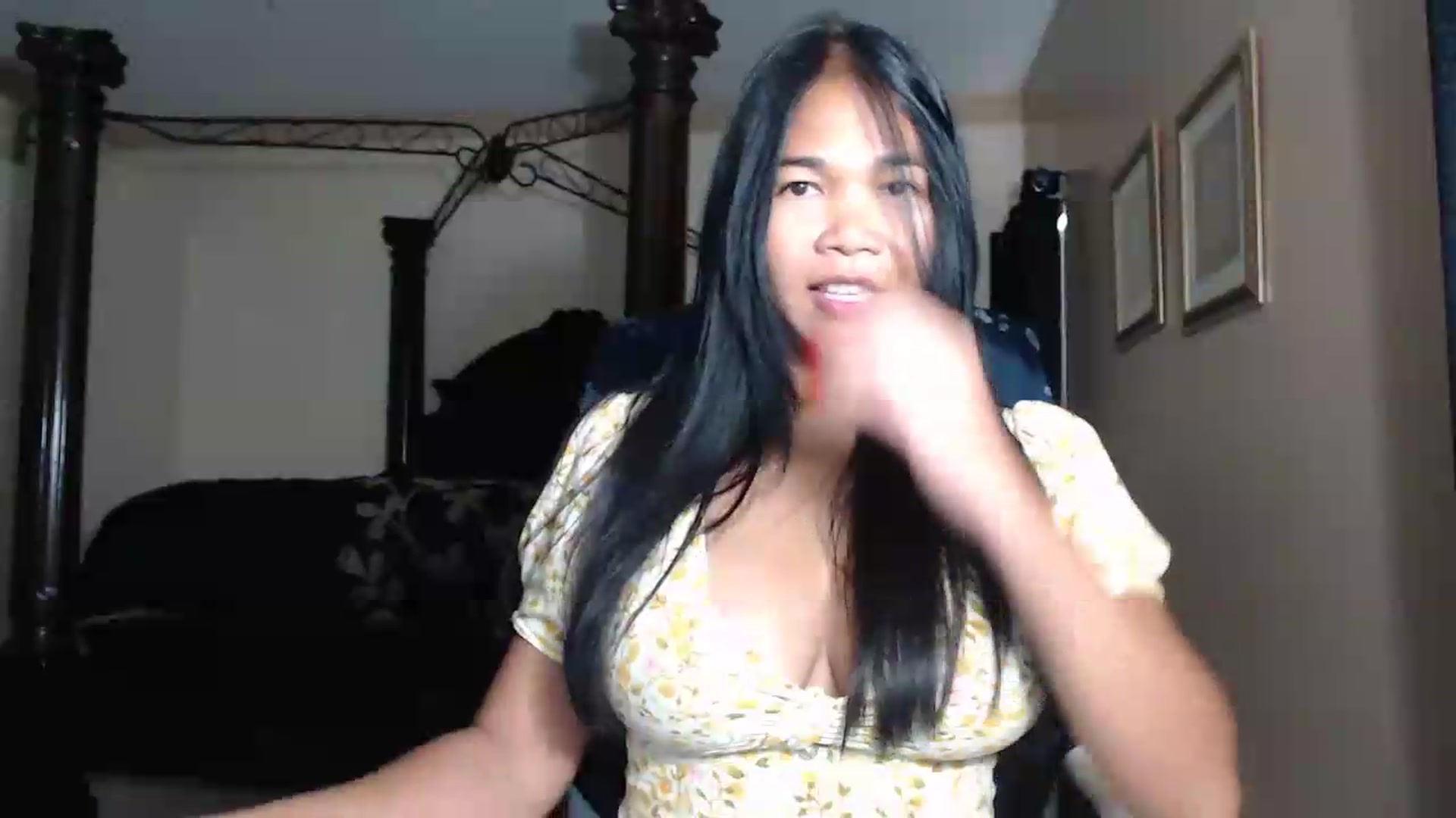 Gallery image thumbnail from Littlekai2030's myfreecams stream on, 06/22/2026, 24:53 image 10 of 20