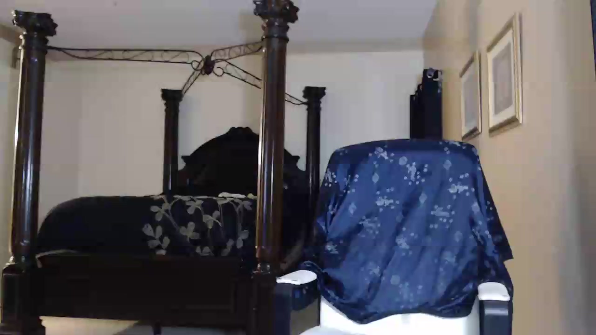 Gallery image thumbnail from Littlekai2030's myfreecams stream on, 06/22/2026, 24:53 image 19 of 20