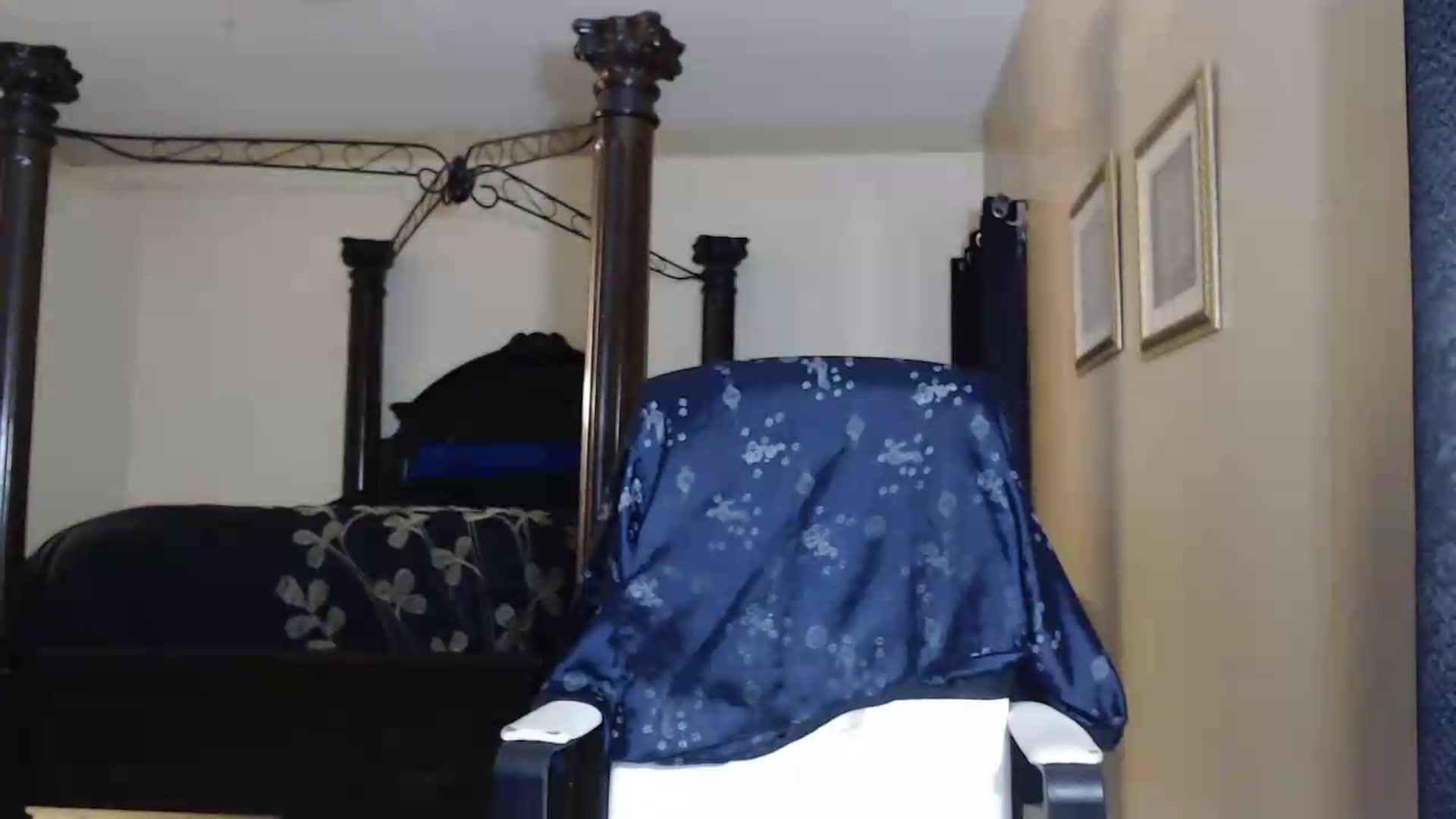 Gallery image thumbnail from Littlekai2030's myfreecams stream on, 06/25/2026, 02:46 image 14 of 20