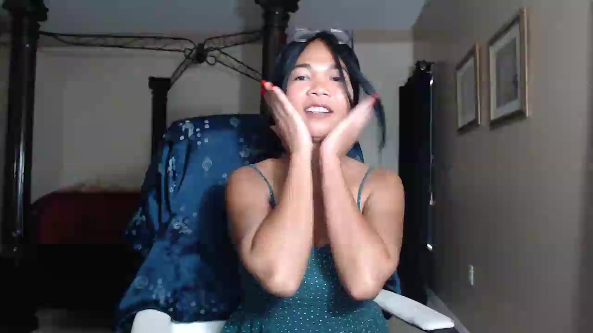 Gallery image thumbnail from Littlekai2030's myfreecams stream on, 07/06/2026, 24:01 image 16 of 20