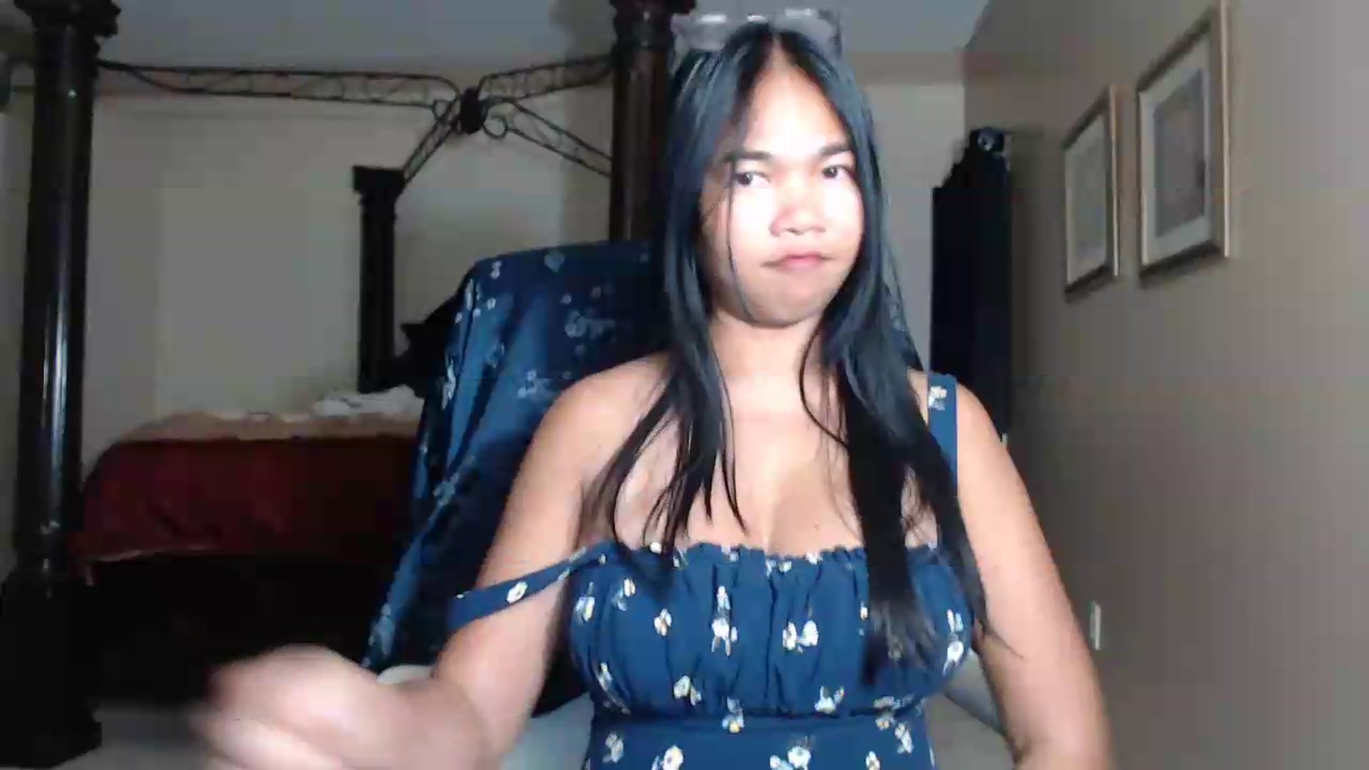 Gallery image thumbnail from Littlekai2030's myfreecams stream on, 07/09/2026, 01:25 image 17 of 20