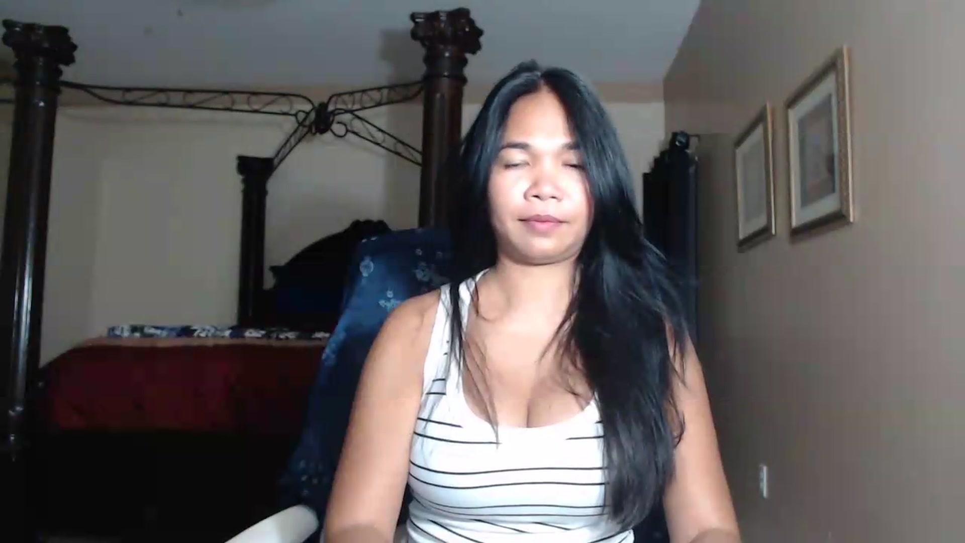 Gallery image thumbnail from Littlekai2030's myfreecams stream on, 07/10/2026, 03:03 image 17 of 20