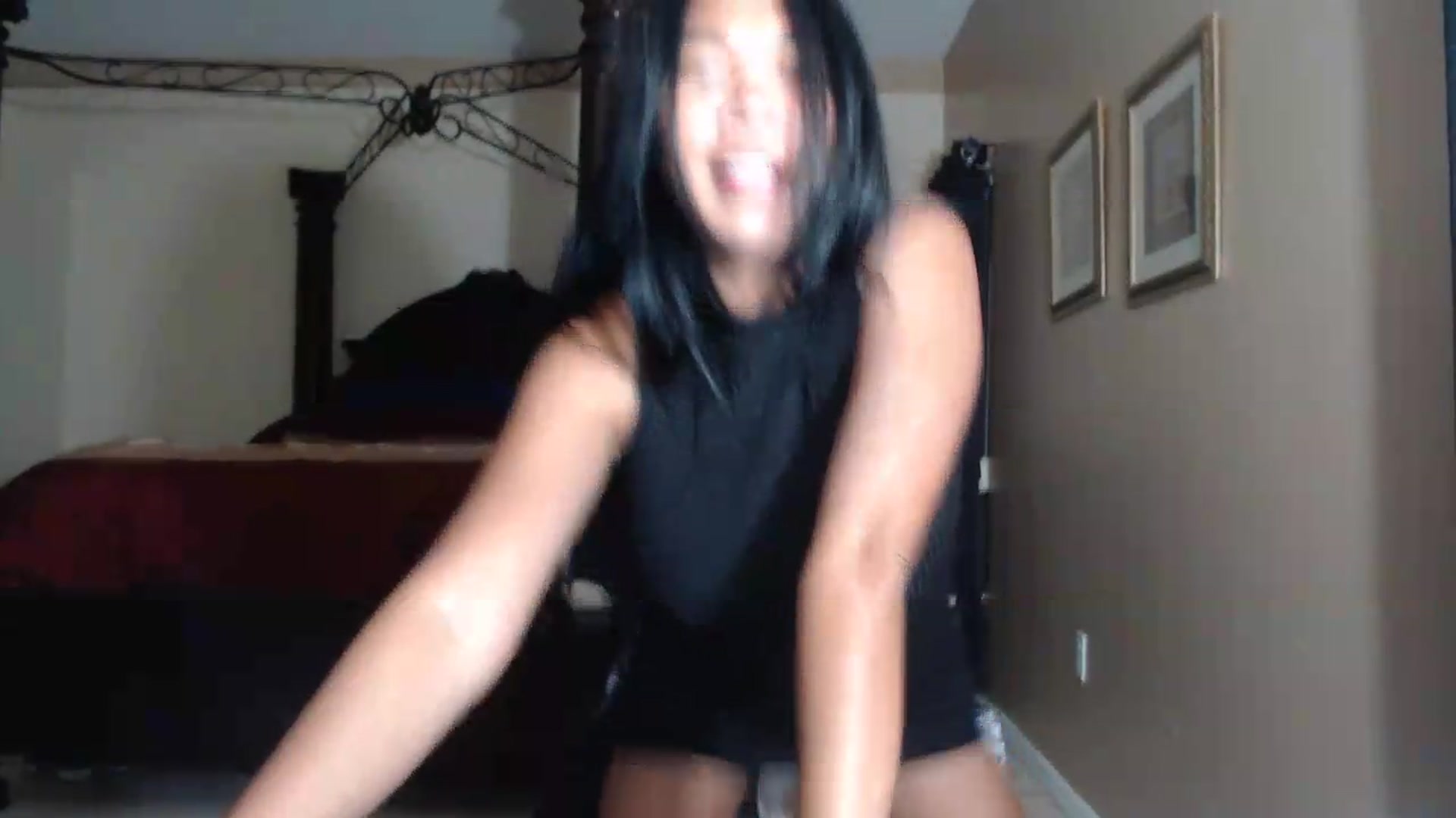 Gallery image thumbnail from Littlekai2030's myfreecams stream on, 07/20/2026, 01:41 image 16 of 20