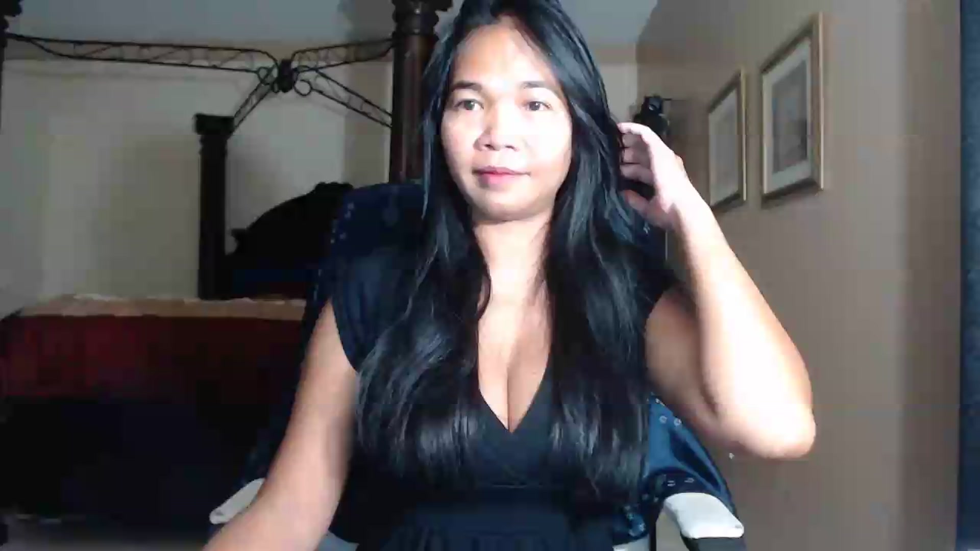 Gallery image thumbnail from Littlekai2030's myfreecams stream on, 07/24/2026, 03:43 image 16 of 20