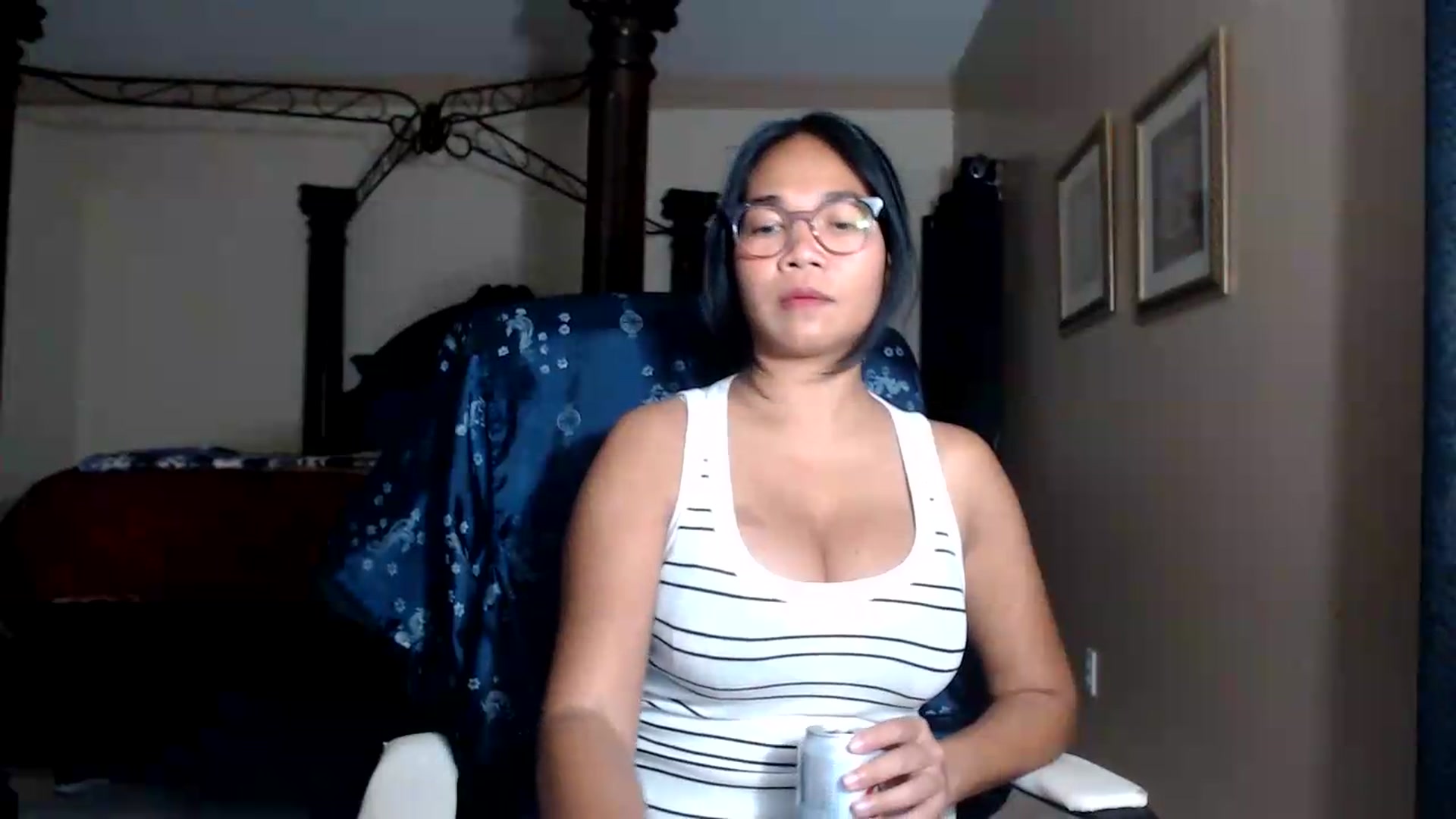 Gallery image thumbnail from Littlekai2030's myfreecams stream on, 08/04/2026, 02:56 image 13 of 20