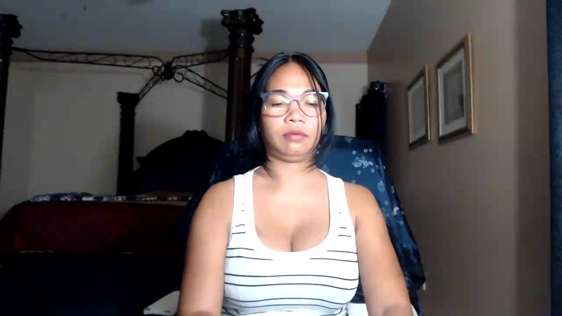 Gallery image thumbnail from Littlekai2030's myfreecams stream on, 08/04/2026, 02:56 image 10 of 20