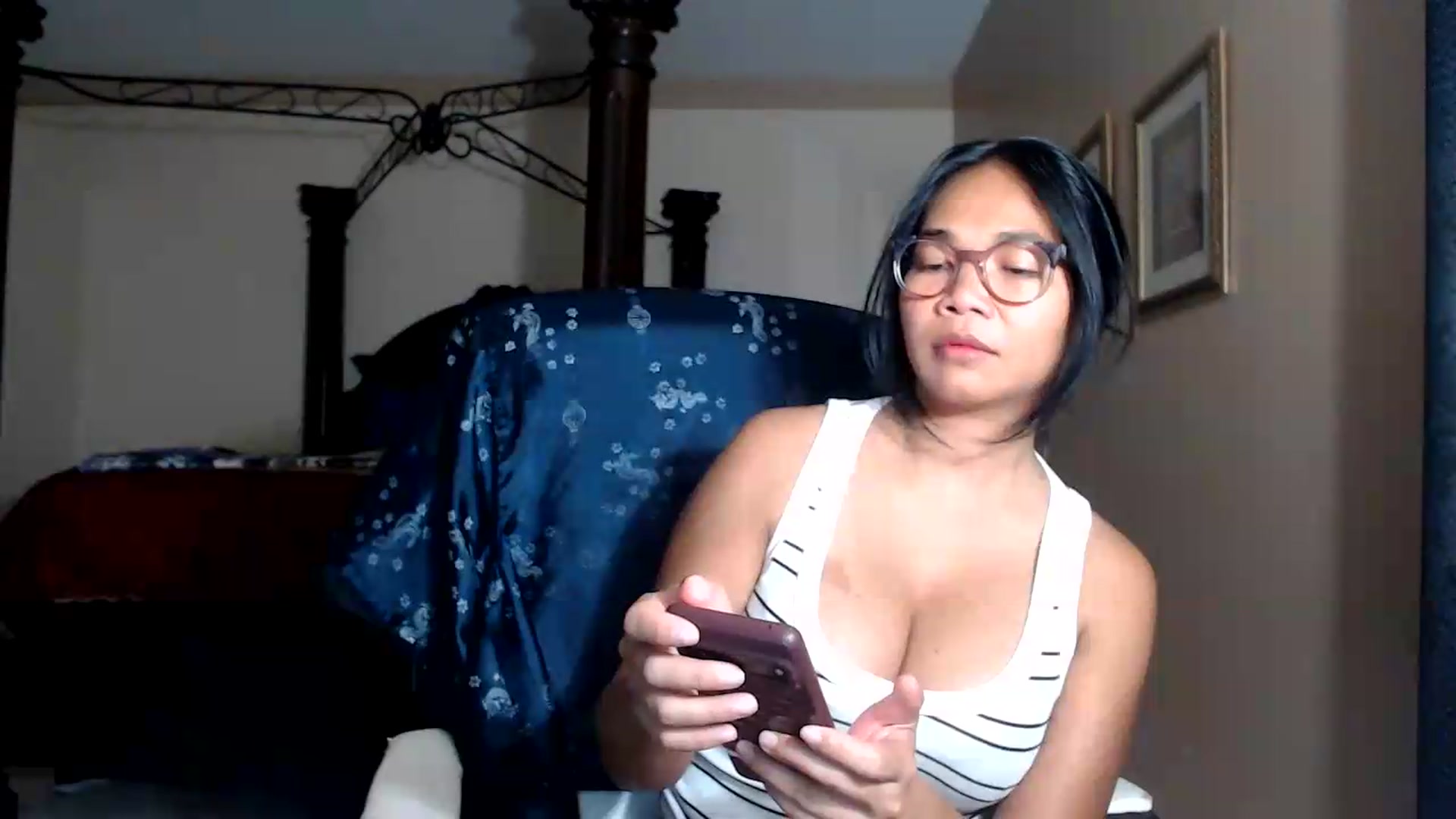 Gallery image thumbnail from Littlekai2030's myfreecams stream on, 08/04/2026, 02:57 image 9 of 20
