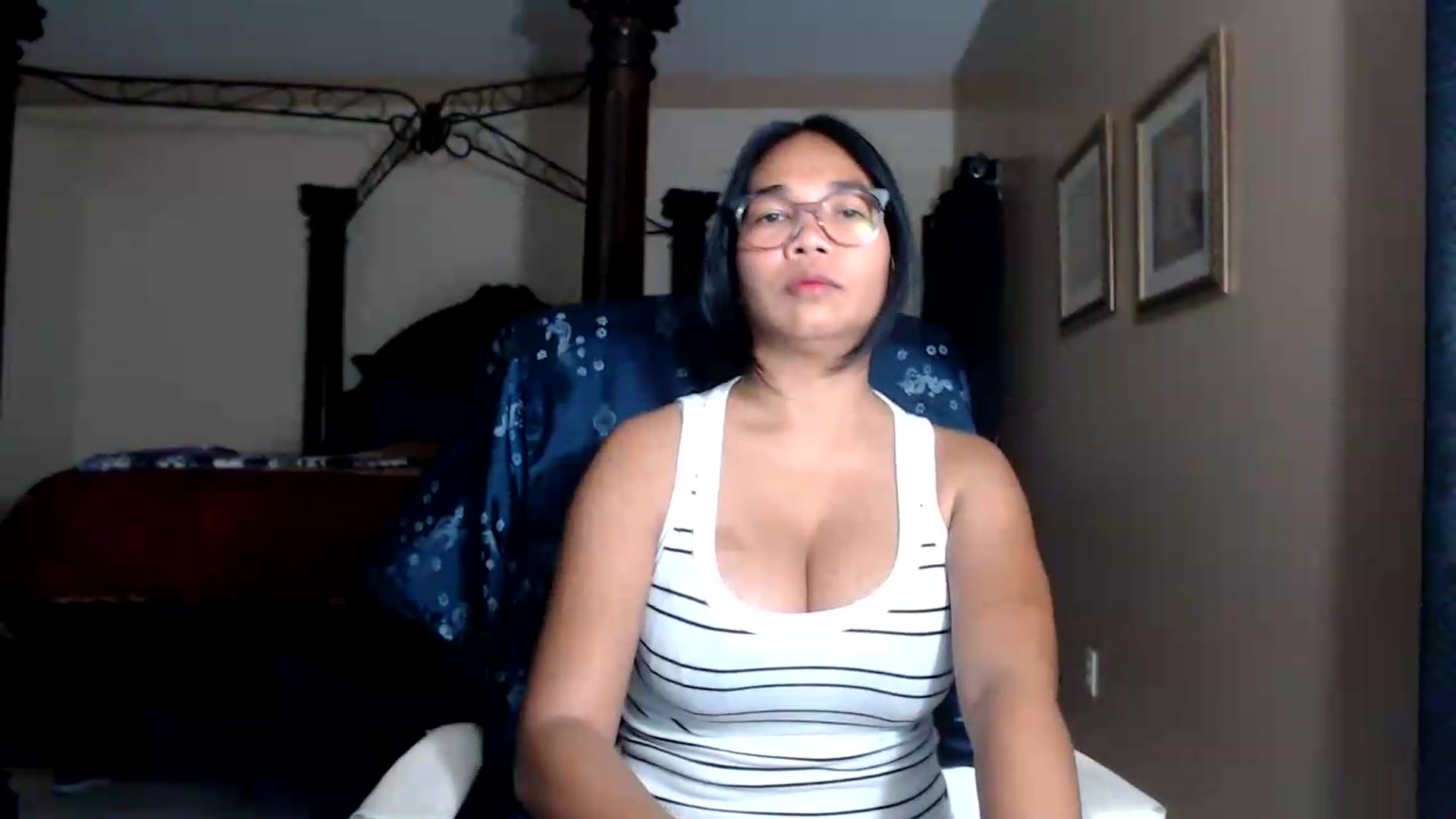 Gallery image thumbnail from Littlekai2030's myfreecams stream on, 08/04/2026, 02:57 image 10 of 20