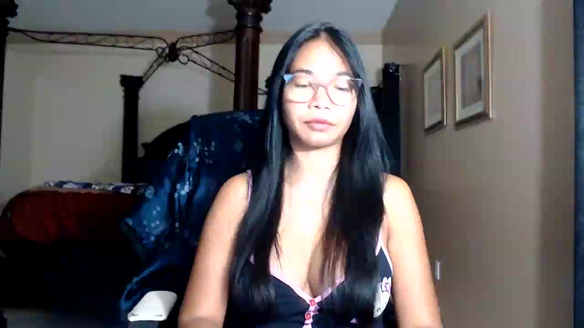 Gallery image thumbnail from Littlekai2030's myfreecams stream on, 08/06/2026, 24:23 image 9 of 20