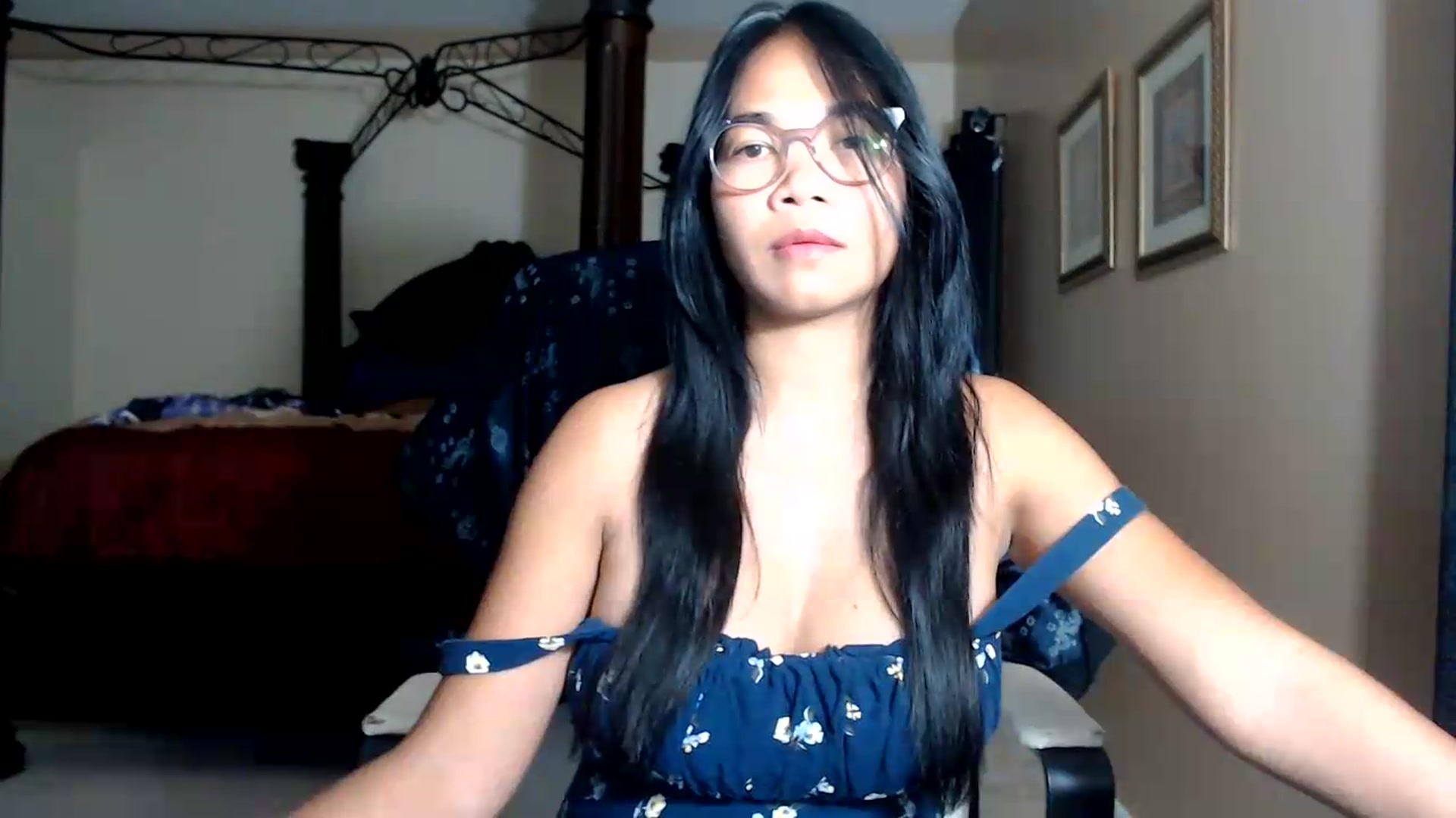 Gallery image thumbnail from Littlekai2030's myfreecams stream on, 08/09/2026, 24:01 image 11 of 20