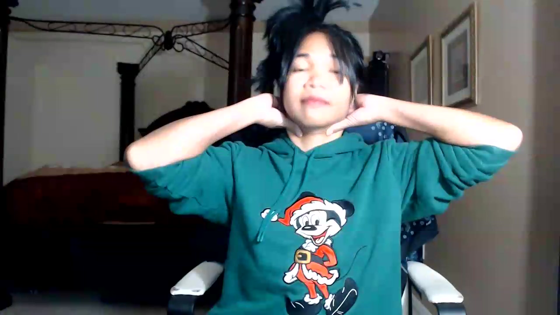Gallery image thumbnail from Littlekai2030's myfreecams stream on, 08/12/2026, 03:56 image 9 of 20