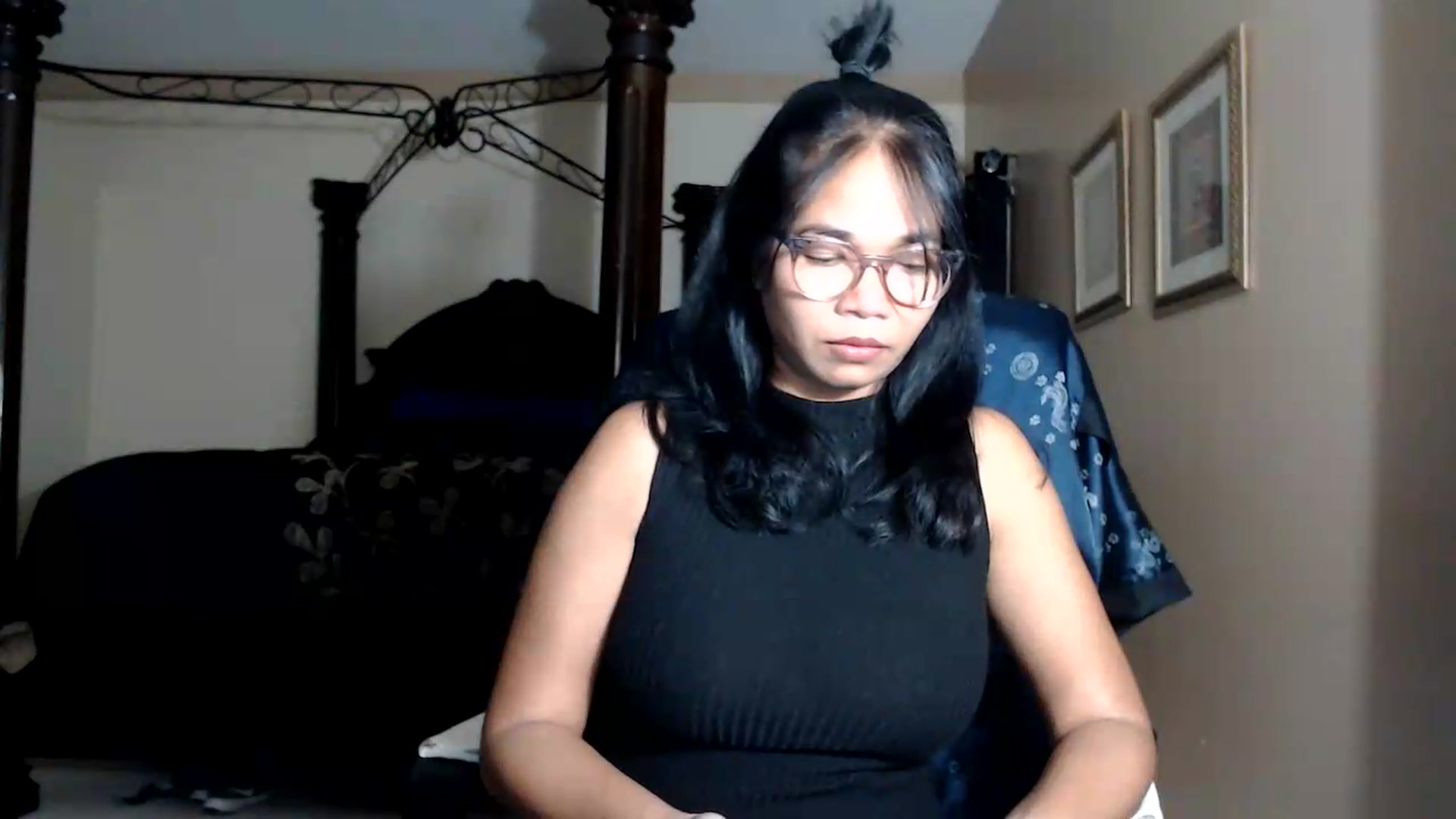 Gallery image thumbnail from Littlekai2030's myfreecams stream on, 08/17/2026, 02:53 image 17 of 20