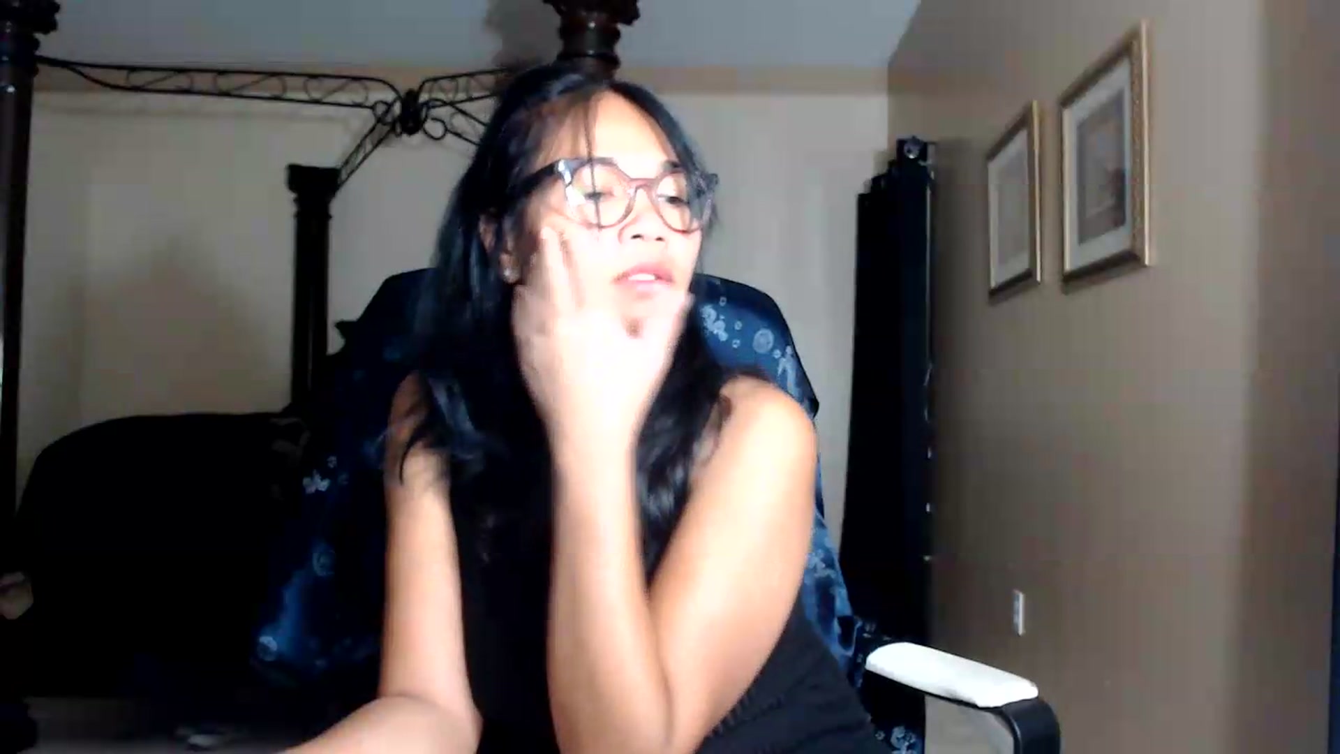 Gallery image thumbnail from Littlekai2030's myfreecams stream on, 08/17/2026, 02:53 image 14 of 20