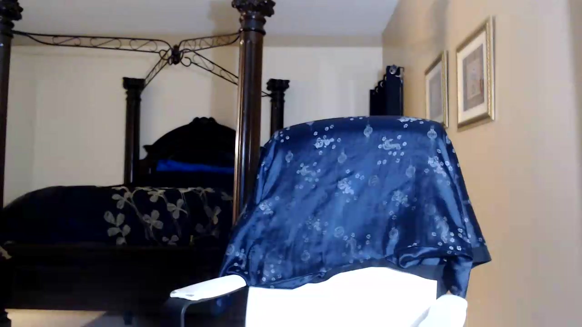 Gallery image thumbnail from Littlekai2030's myfreecams stream on, 08/18/2026, 03:34 image 10 of 20