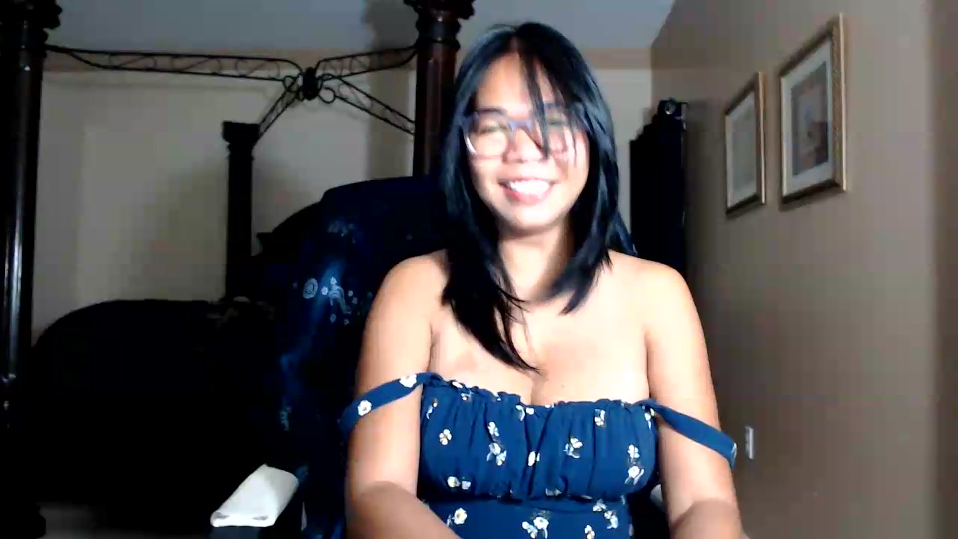 Gallery image thumbnail from Littlekai2030's myfreecams stream on, 08/21/2026, 01:20 image 13 of 20