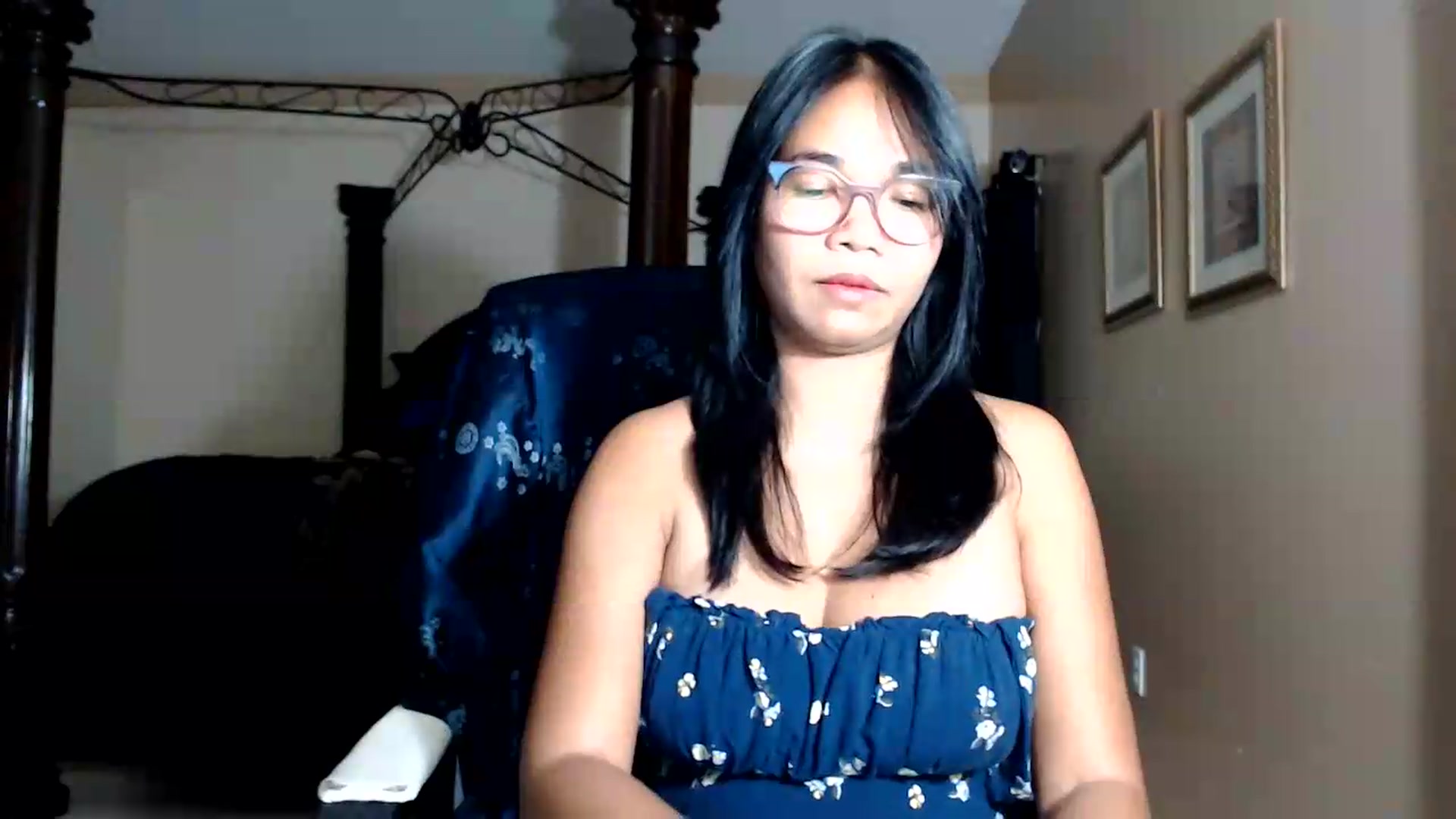 Gallery image thumbnail from Littlekai2030's myfreecams stream on, 08/21/2026, 01:20 image 14 of 20