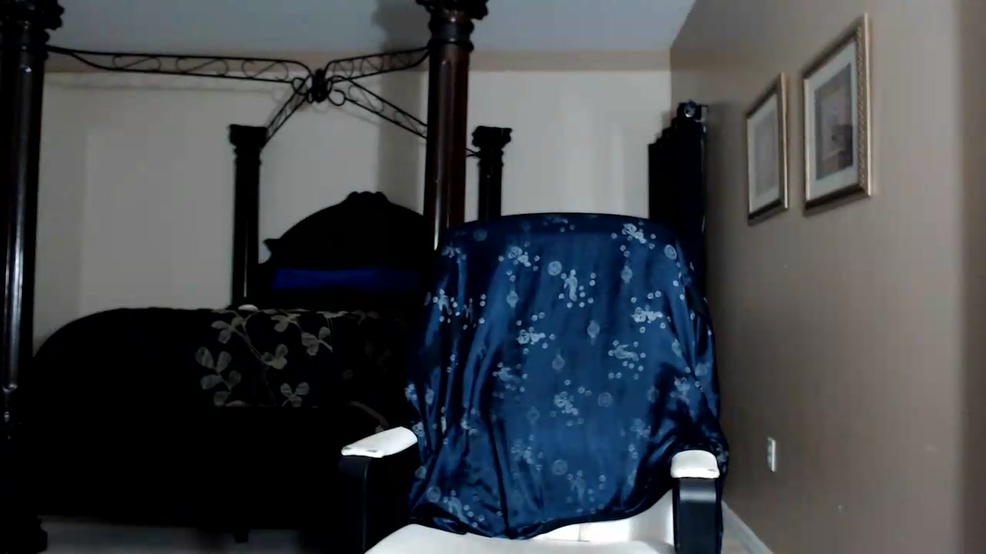 Gallery image thumbnail from Littlekai2030's myfreecams stream on, 08/21/2026, 01:20 image 11 of 20