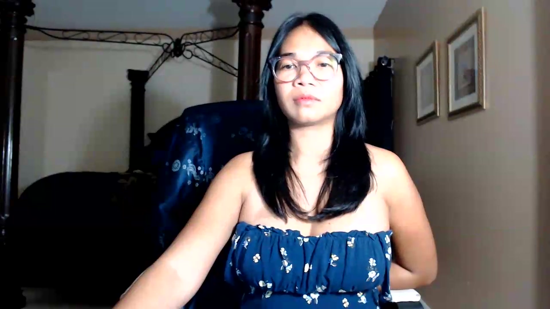 Gallery image thumbnail from Littlekai2030's myfreecams stream on, 08/21/2026, 01:20 image 15 of 20