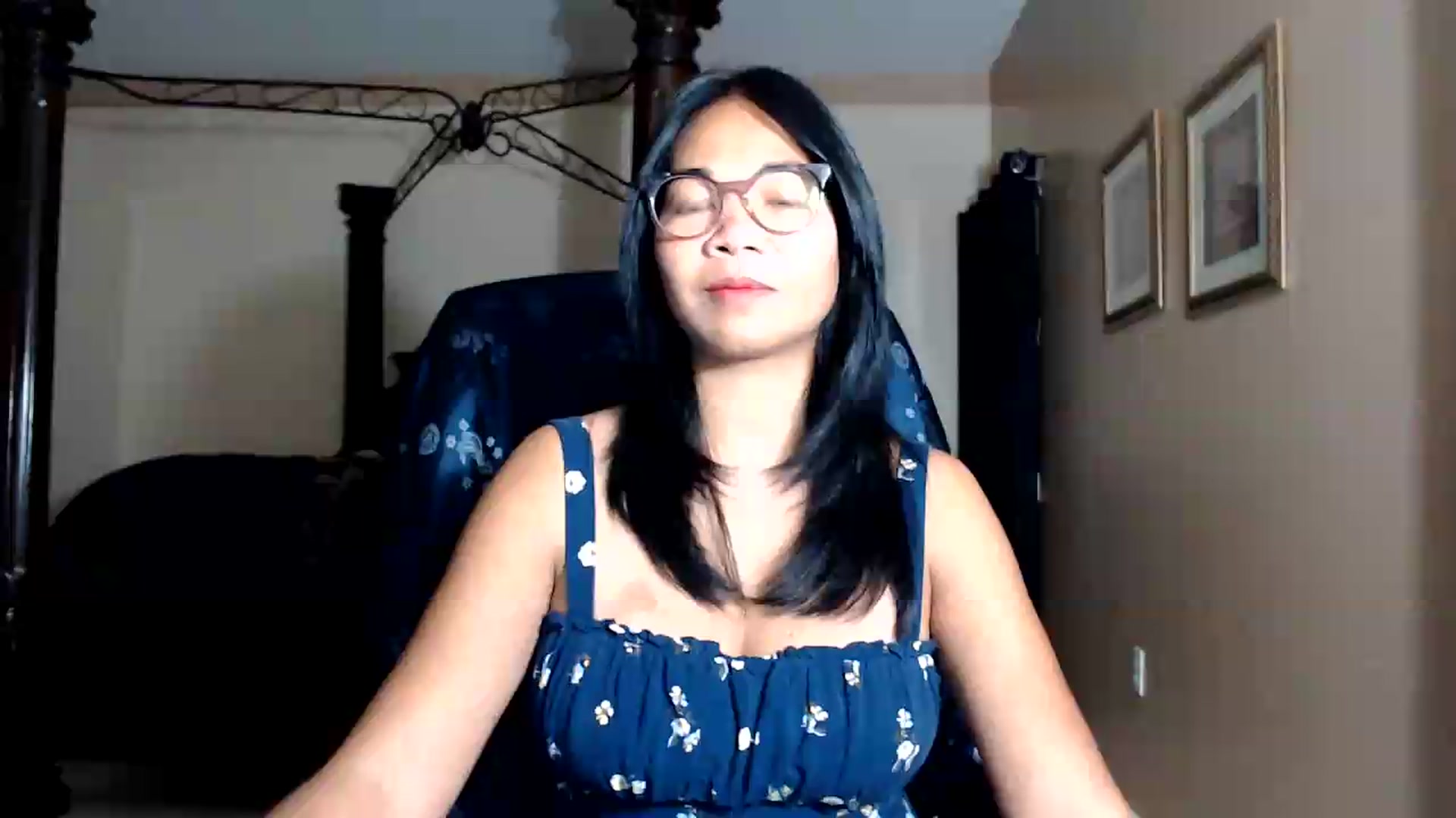 Gallery image thumbnail from Littlekai2030's myfreecams stream on, 08/21/2026, 01:20 image 1 of 20