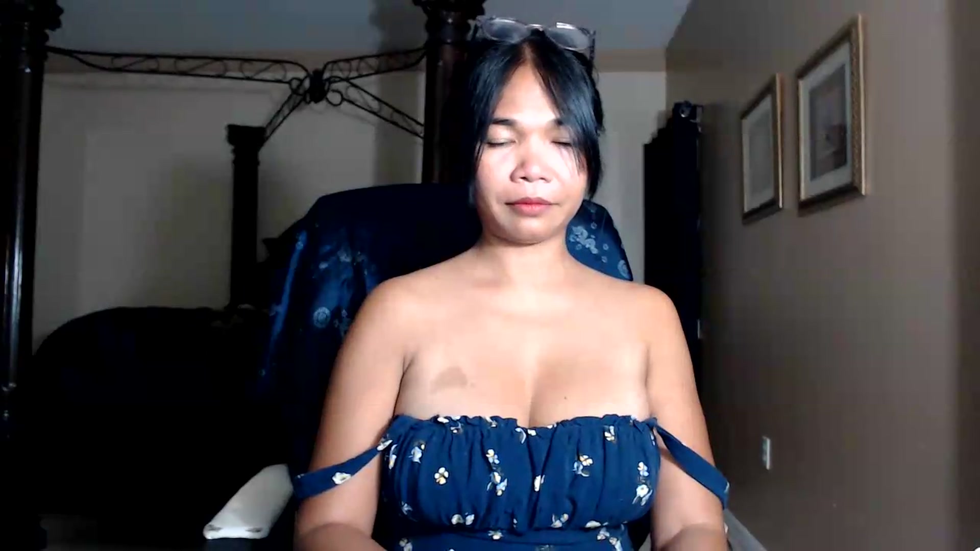 Gallery image thumbnail from Littlekai2030's myfreecams stream on, 08/21/2026, 03:47 image 8 of 20