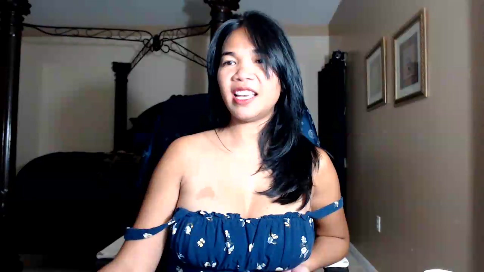 Gallery image thumbnail from Littlekai2030's myfreecams stream on, 08/21/2026, 03:47 image 17 of 20