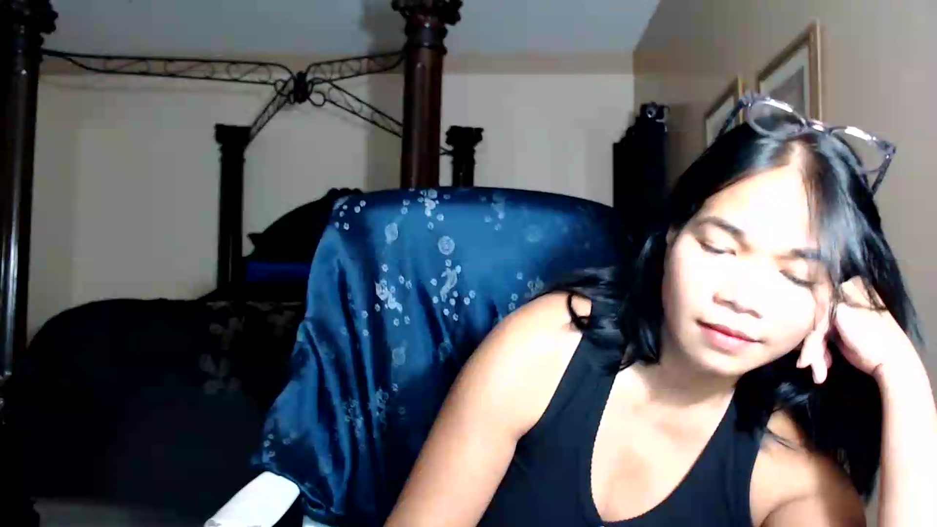 Gallery image thumbnail from Littlekai2030's myfreecams stream on, 08/27/2026, 01:57 image 18 of 20