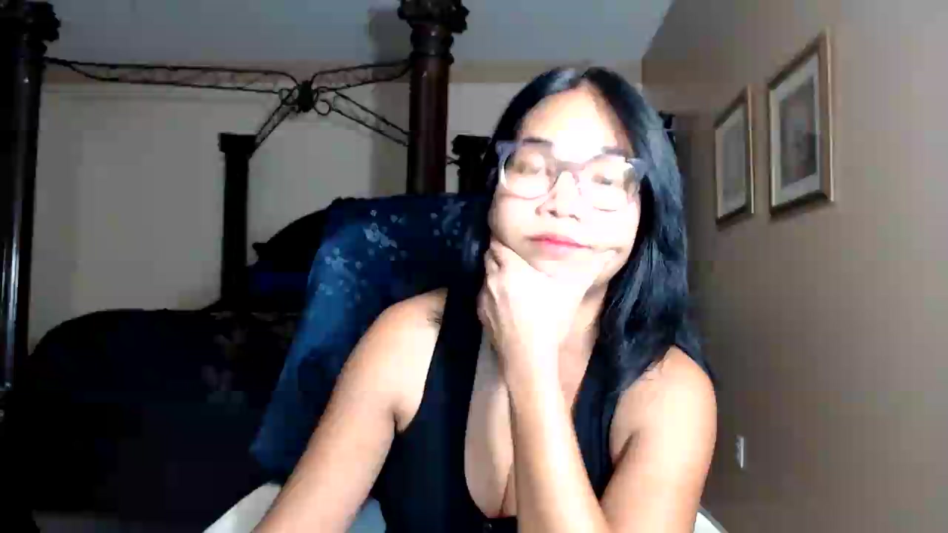 Gallery image thumbnail from Littlekai2030's myfreecams stream on, 08/27/2026, 01:57 image 1 of 20