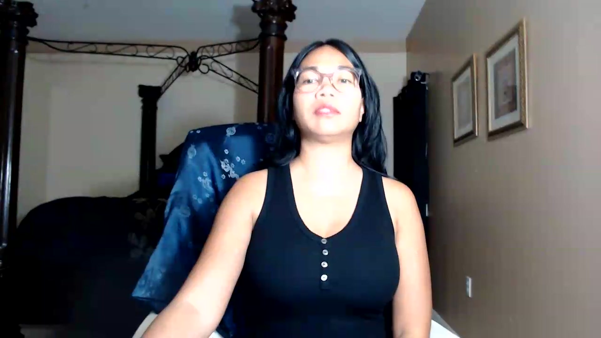 Gallery image thumbnail from Littlekai2030's myfreecams stream on, 08/27/2026, 01:57 image 11 of 20