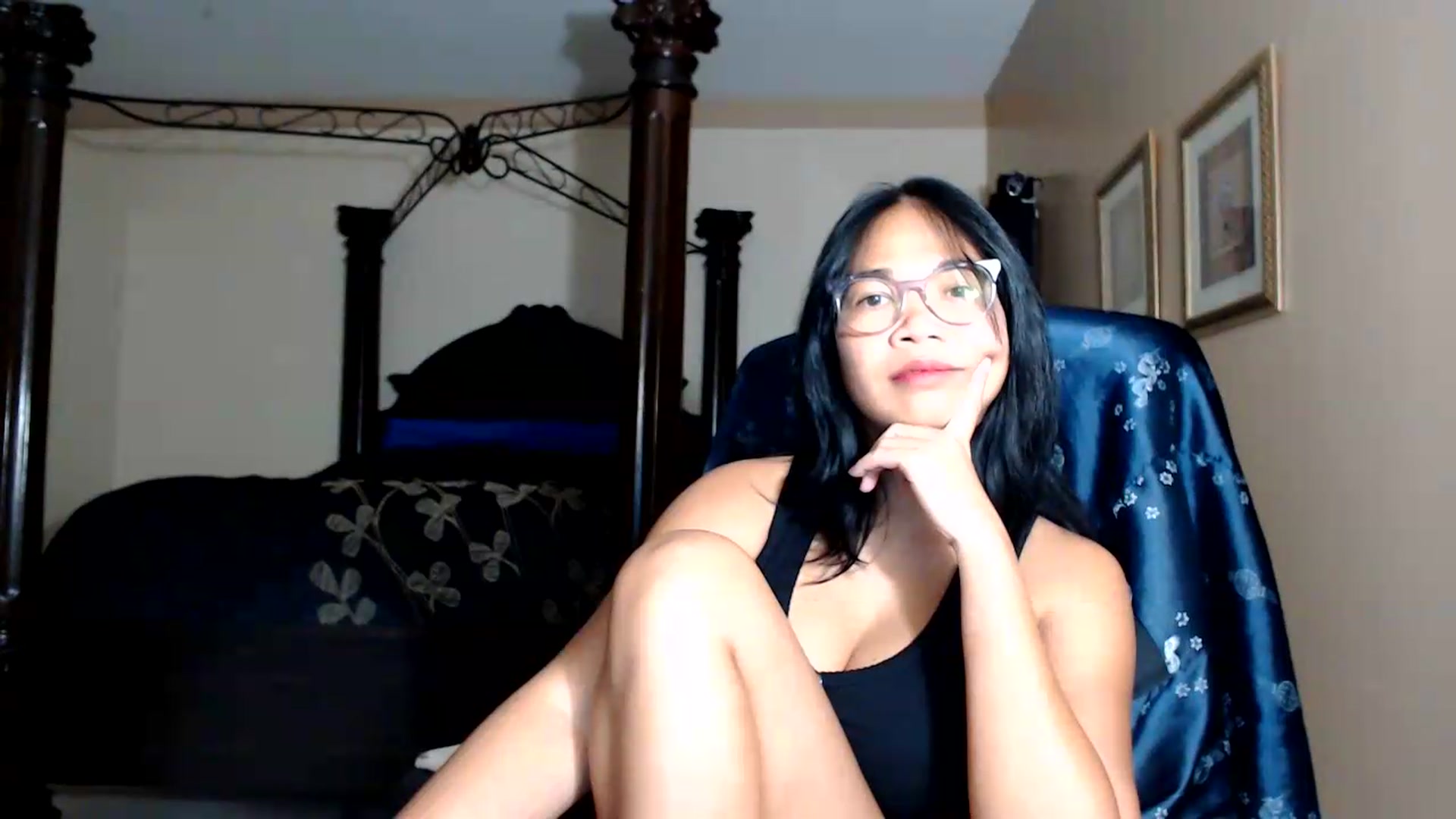 Gallery image thumbnail from Littlekai2030's myfreecams stream on, 08/27/2026, 01:57 image 6 of 20