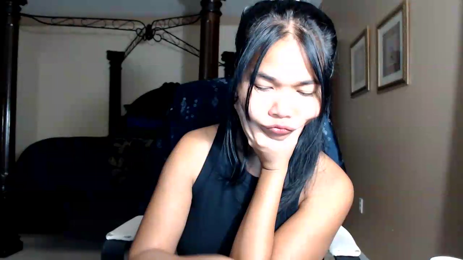 Gallery image thumbnail from Littlekai2030's myfreecams stream on, 08/28/2026, 03:22 image 18 of 20