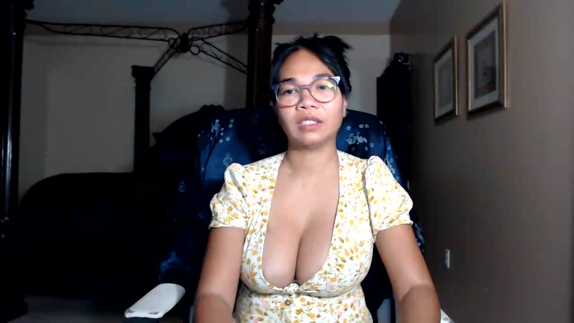 Gallery image thumbnail from Littlekai2030's myfreecams stream on, 08/28/2026, 03:22 image 5 of 20