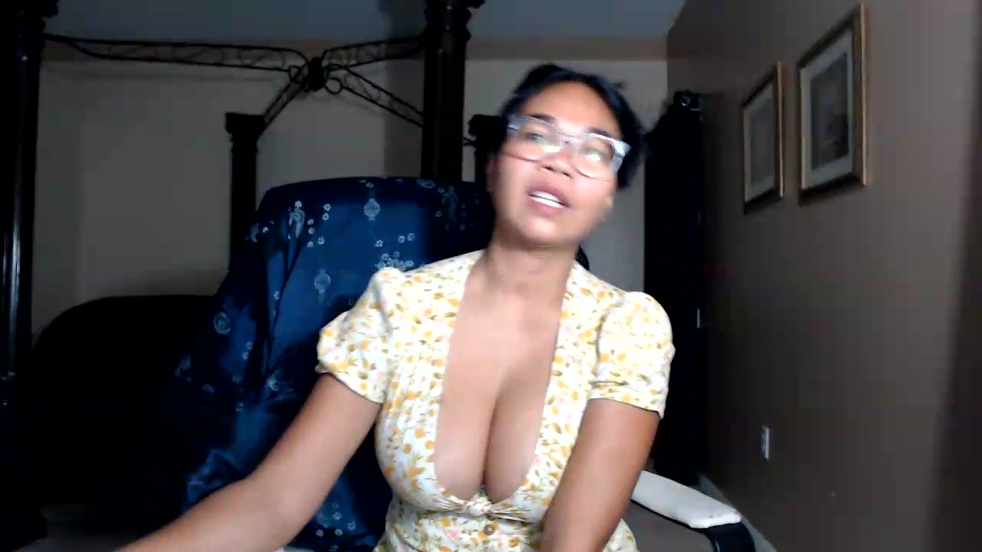 Gallery image thumbnail from Littlekai2030's myfreecams stream on, 08/28/2026, 03:22 image 9 of 20