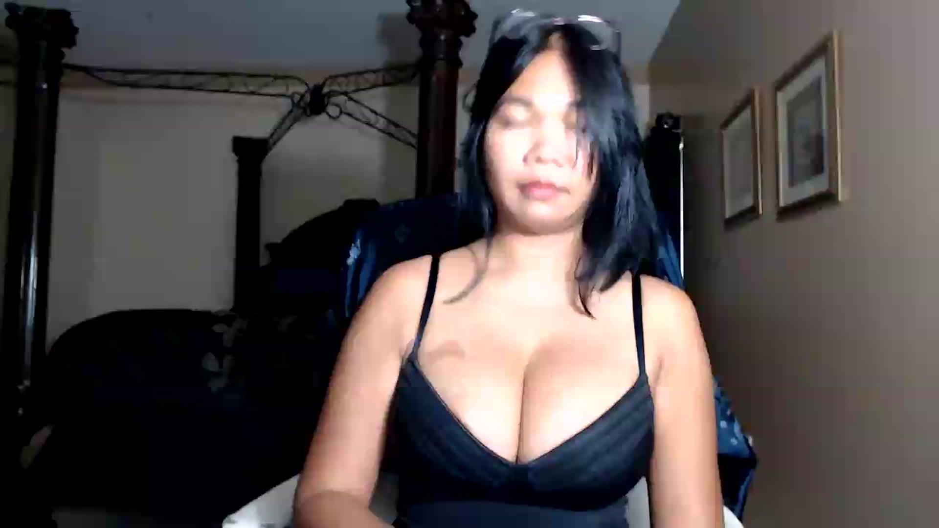 Gallery image thumbnail from Littlekai2030's myfreecams stream on, 08/29/2026, 24:02 image 14 of 20
