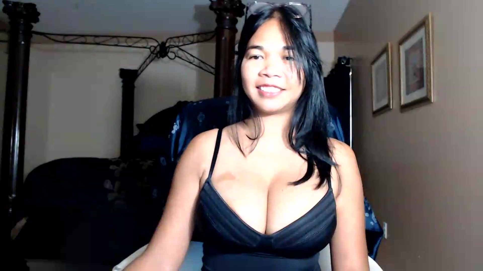 Gallery image thumbnail from Littlekai2030's myfreecams stream on, 08/29/2026, 24:02 image 13 of 20