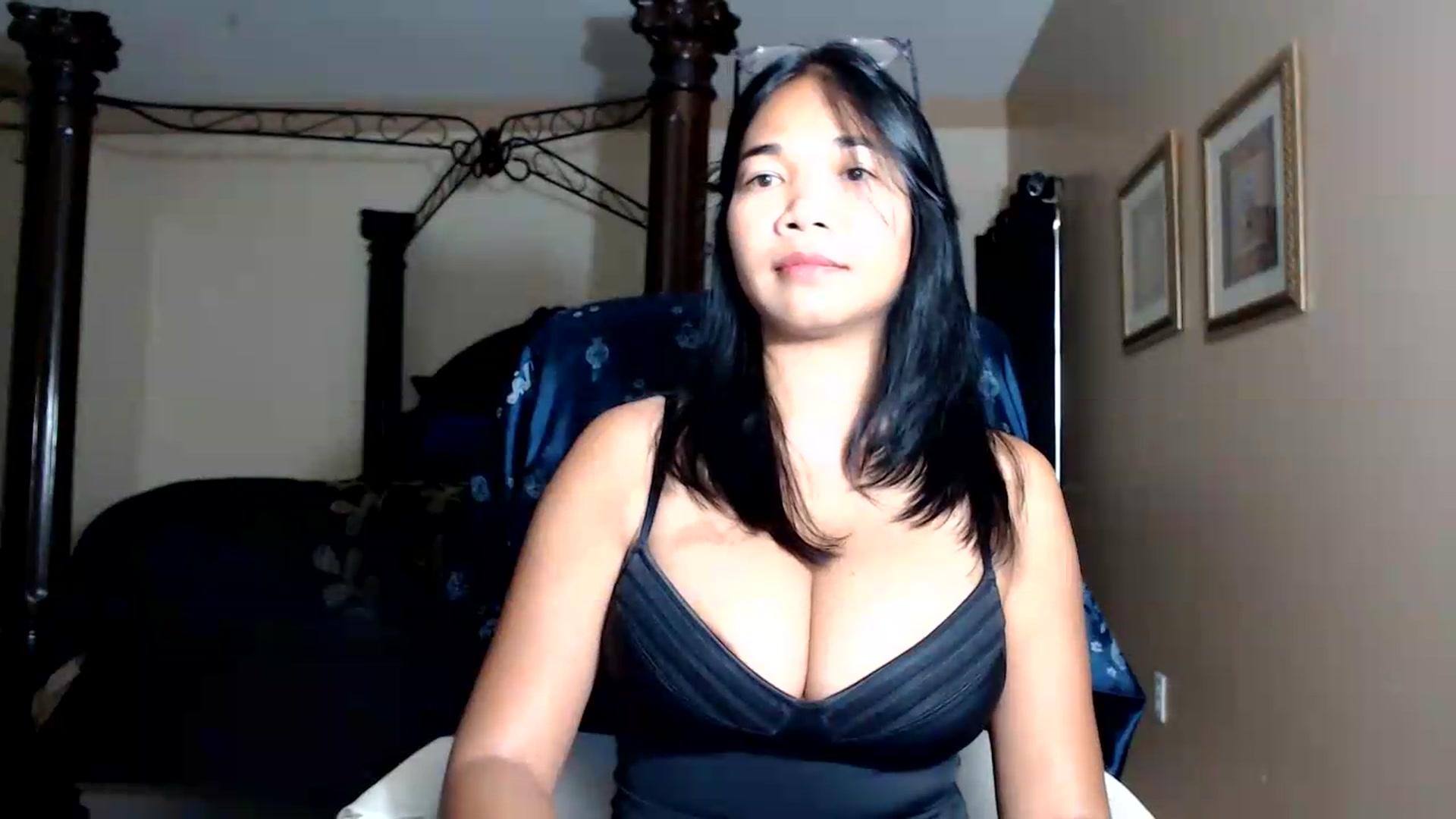 Gallery image thumbnail from Littlekai2030's myfreecams stream on, 08/29/2026, 24:02 image 11 of 20